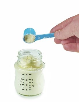 Îi pot da bebelușului formulă de lapte pe bază de soia?